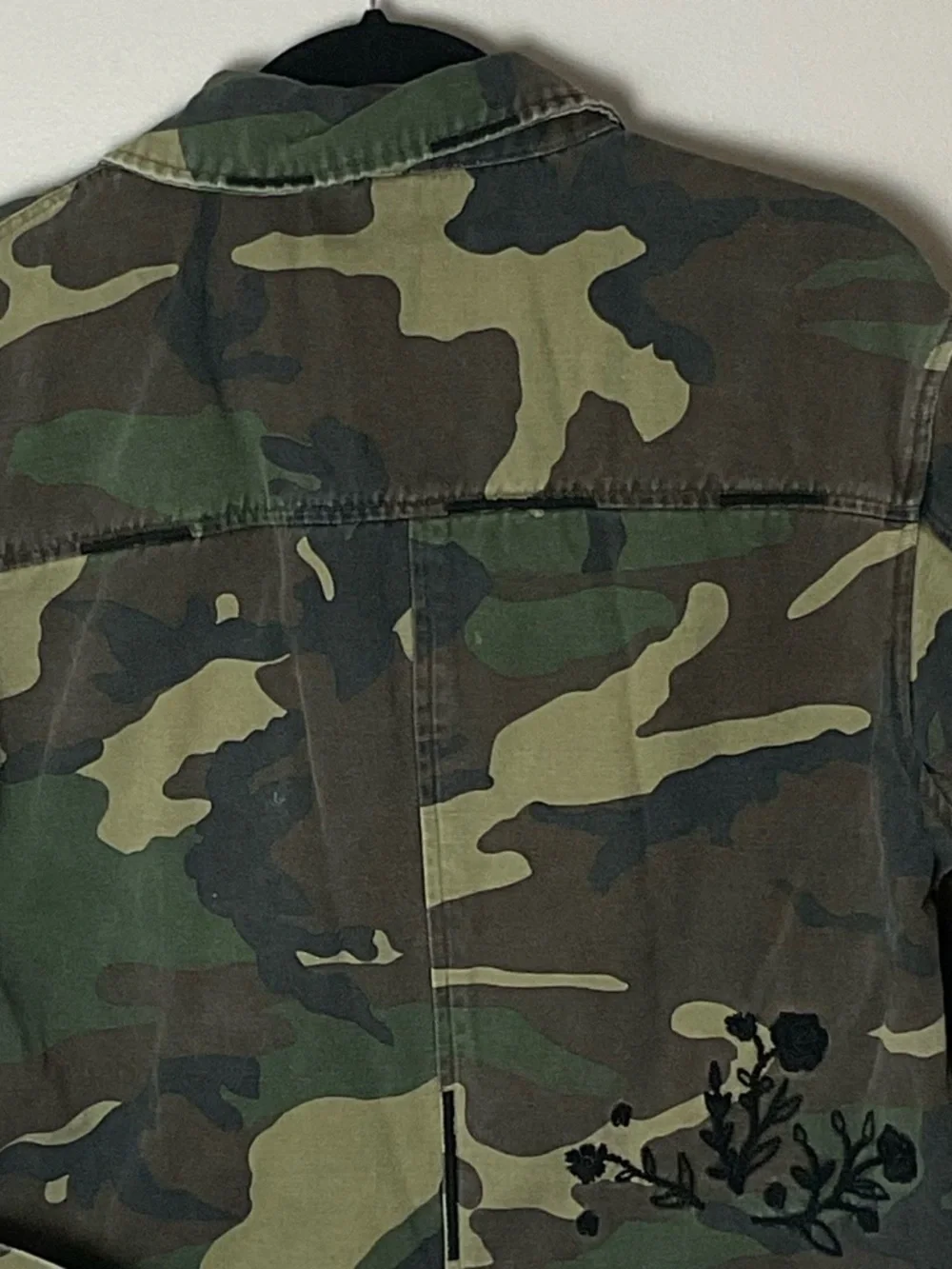 dolan Camouflage Jacket Black Embroidered Roses Hippie Festival Military Size M - Picture 4 of 11